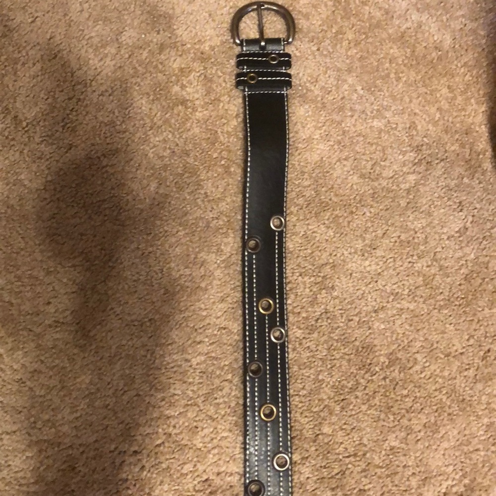 Like new black belt w cool circles!